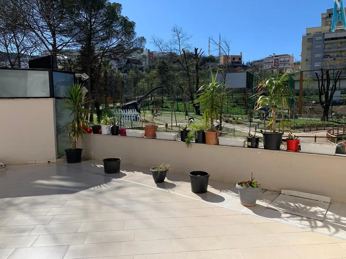 Palm Apartament Tirana 0*,  Albania