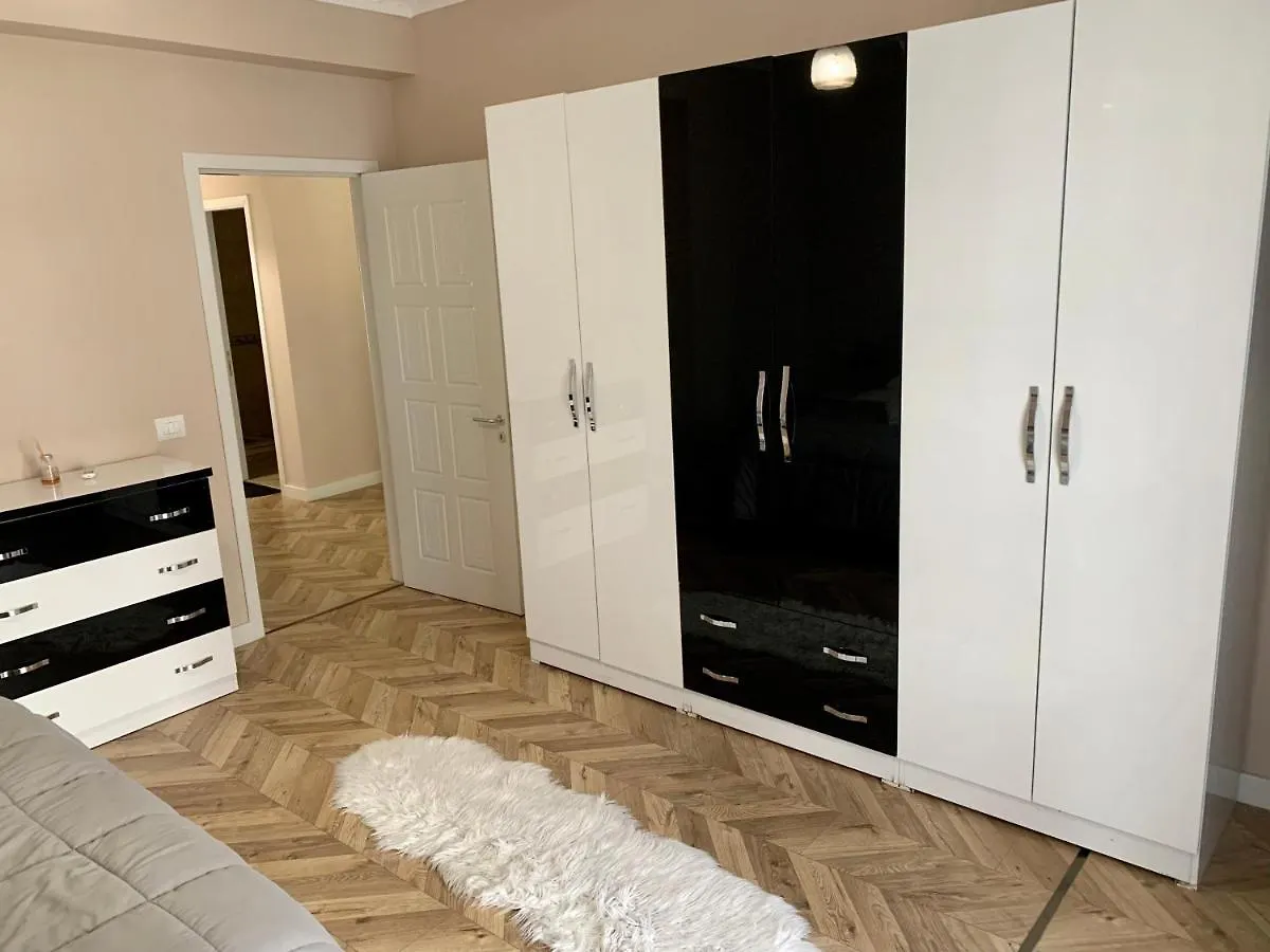 Palm Apartament Tirana Apartment